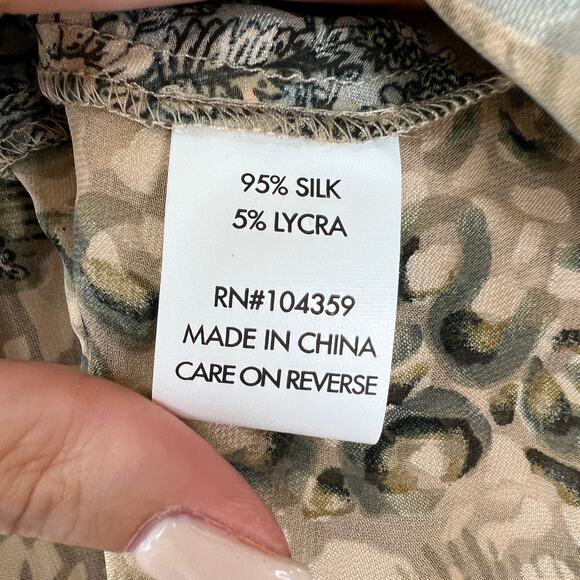 PENTA Beige Green Leopard Print Long Sleeve Button Down Blouse Top Silk Blend 10 - Picture 8 of 8